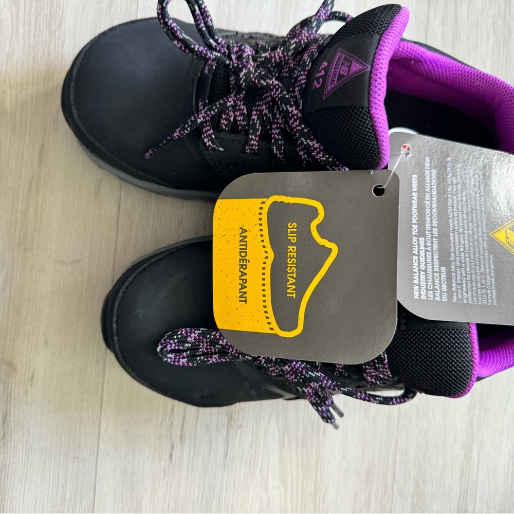 New Balance Women's 412 V1 Alloy Toe Industrial Shoe Size 7 us D Black Purple.